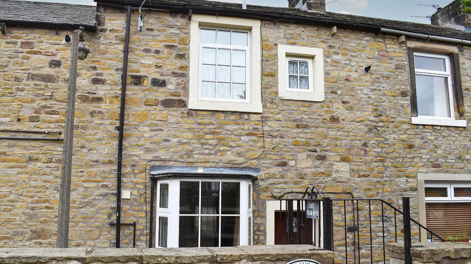 Hallams Yard location